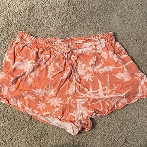H&M Coral and White Palm Tree Patterned Shorts